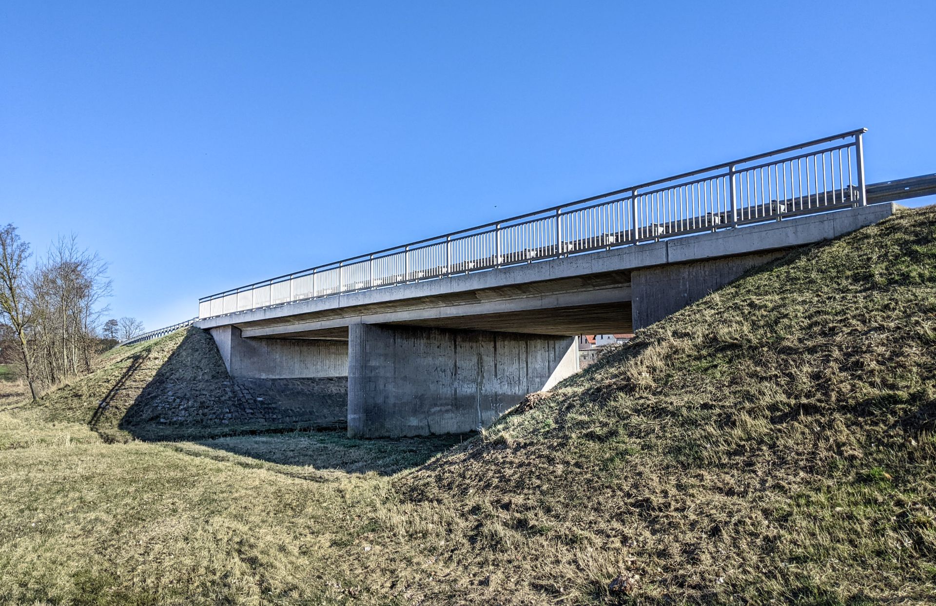 Instandsetzung der Flut- und Naabbrücke an der SAD2 bei Klardorf